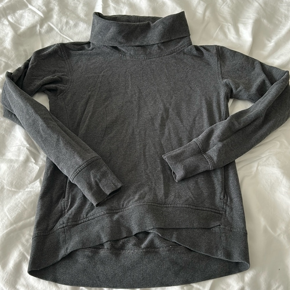 Lululemon Turtleneck Pullover size 4